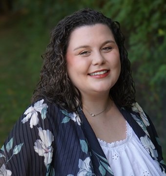 Headshot of Colleen O'Neil